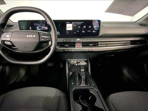 Used 2025 Kia K4 FWD image 15