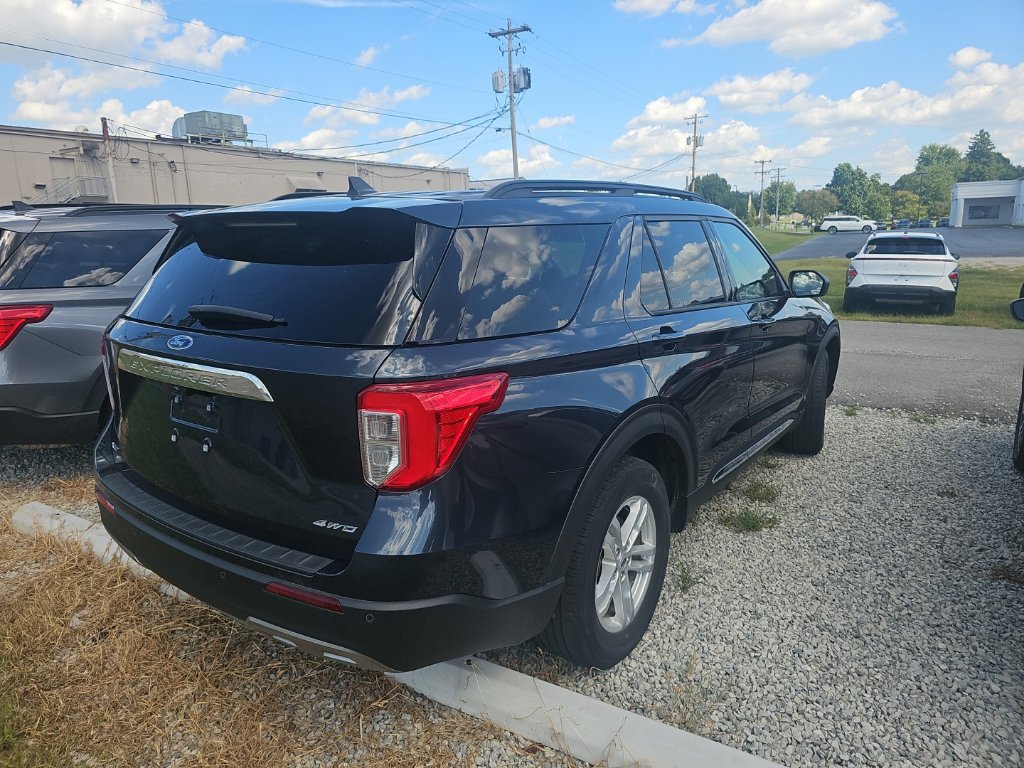 Used 2023 Ford Explorer XLT w/ Equipment Group 202A AWD/4WD image 7