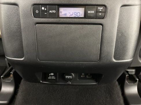 Used 2023 Nissan Armada SL image 41