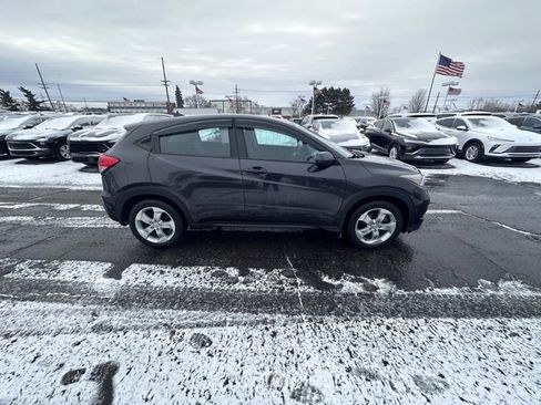 Used 2016 Honda HR-V LX image 6