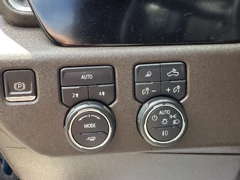 Used 2023 Chevrolet Silverado 1500 LTZ AWD/4WD image 16