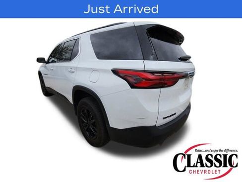 Used 2022 Chevrolet Traverse LT image 11