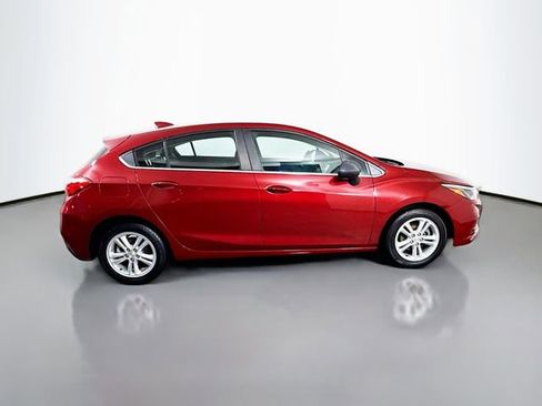 Used 2017 Chevrolet Cruze LT w/ Convenience Package FWD image 5