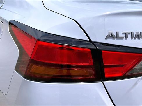 Used 2024 Nissan Altima 2.5 SR w/ SR Premium Package FWD image 29