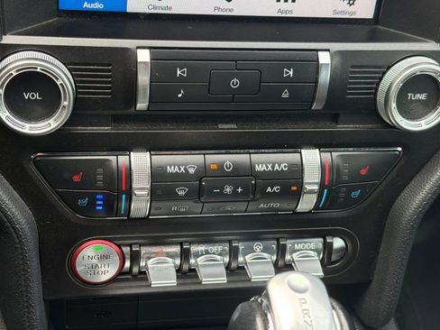 Used 2018 Ford Mustang Premium image 19