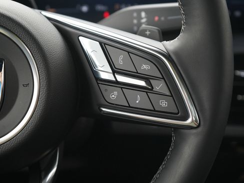 Used 2025 Buick Enclave Avenir w/ Super Cruise Package image 27