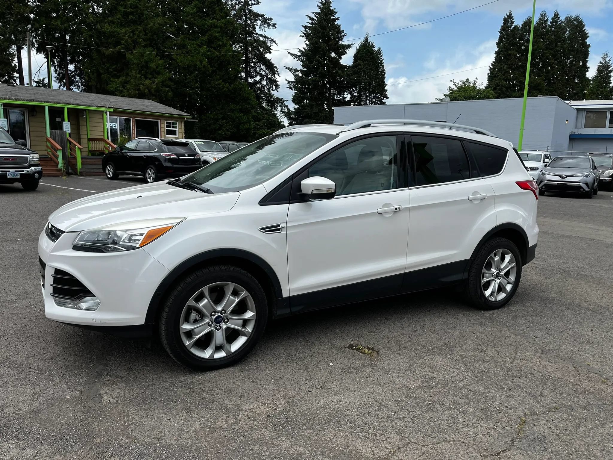 Used 2015 Ford Escape Titanium w/ Equipment Group 301A AWD/4WD image 7