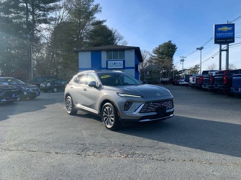 Certified 2025 Buick Envision Preferred image 8