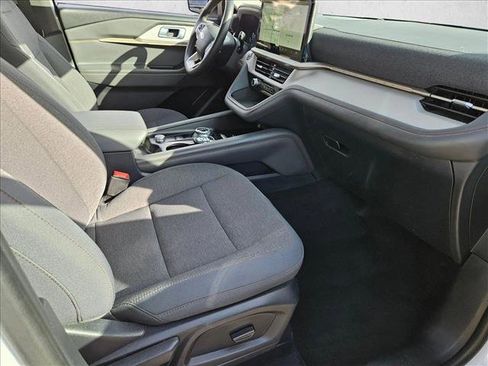 Used 2025 Ford Explorer Active image 19