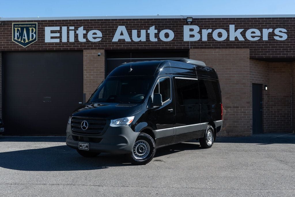 Used 2025 Mercedes-Benz Sprinter 2500 image 1