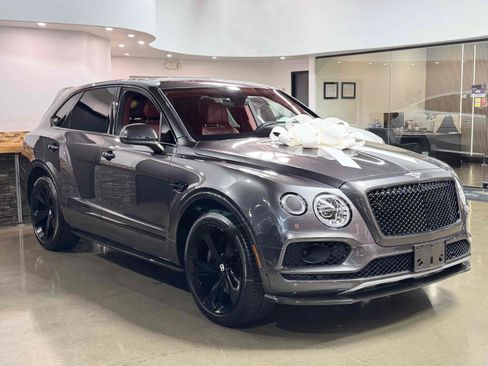 Used 2018 Bentley Bentayga AWD/4WD image 77