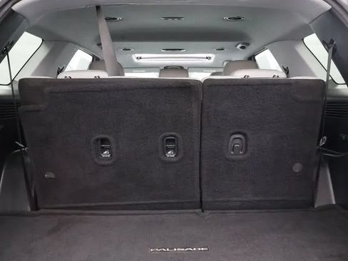 Used 2022 Hyundai Palisade SEL w/ 8P Bench Seat Package FWD image 16