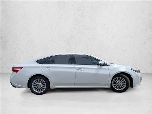 Used 2014 Toyota Avalon XLE Premium FWD image 4