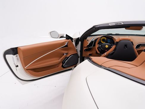 Used 2025 Ferrari Roma Spider RWD image 18