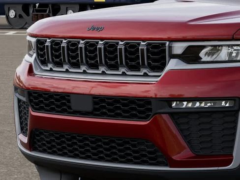 New 2026 Jeep Grand Cherokee Limited w/ Limited Altitude Package AWD/4WD image 34