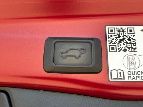 Used 2022 Toyota RAV4 Limited image 7