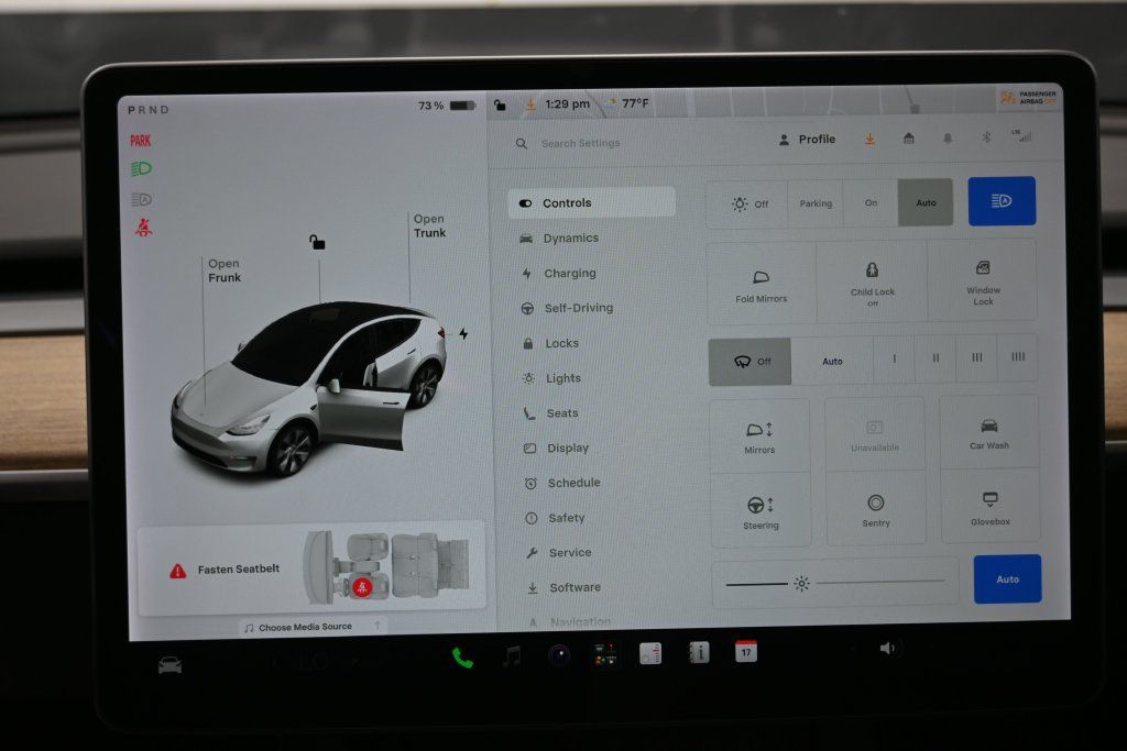 Used 2021 Tesla Model Y Long Range AWD/4WD image 26