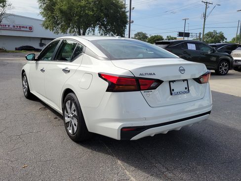 Certified 2025 Nissan Altima 2.5 S FWD image 5