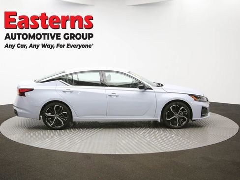 Used 2023 Nissan Altima 2.5 SR image 40