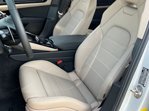 New 2026 Porsche Panamera 4 image 5