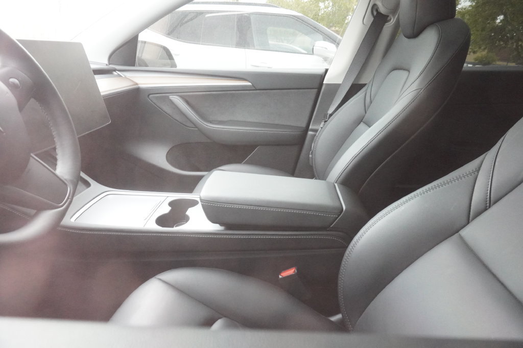Used 2024 Tesla Model Y Long Range AWD/4WD image 9