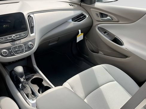 Used 2024 Chevrolet Malibu LS FWD image 23