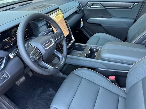 New 2026 GMC Acadia AT4 w/ Luxury Package AWD/4WD image 10