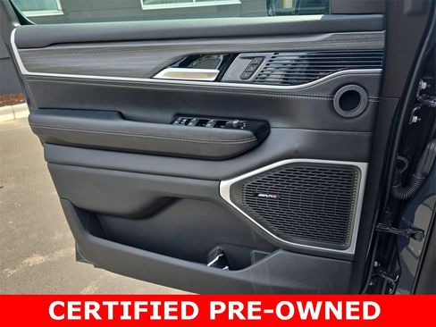 Used 2023 Jeep Wagoneer Series III w/ Preferred Equipment Group image 29