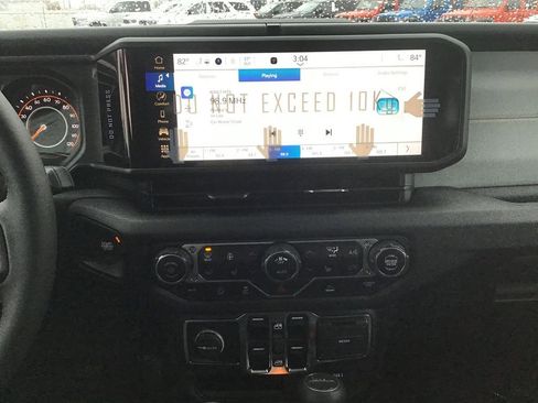 New 2025 Jeep Gladiator Sport image 14