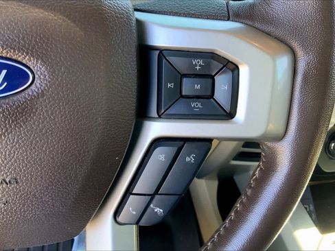 Used 2020 Ford F150 Lariat w/ Trailer Tow Package RWD image 41