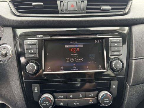 Used 2019 Nissan Rogue SV FWD image 33