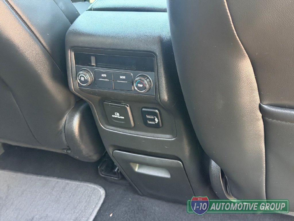 Used 2017 GMC Acadia SLT FWD image 16