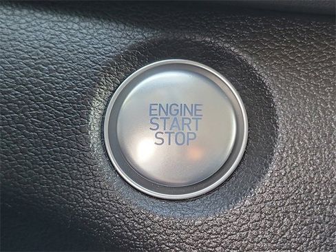 Used 2020 Hyundai Santa Fe Limited w/ Cargo Package image 12