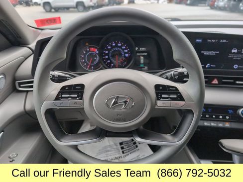 Used 2023 Hyundai Elantra SEL FWD image 16