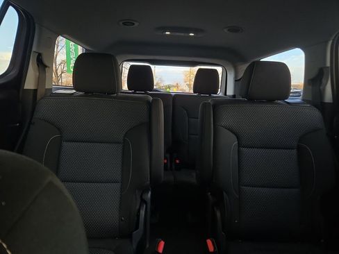 Used 2022 GMC Acadia SLE w/ Driver Convenience Package image 18