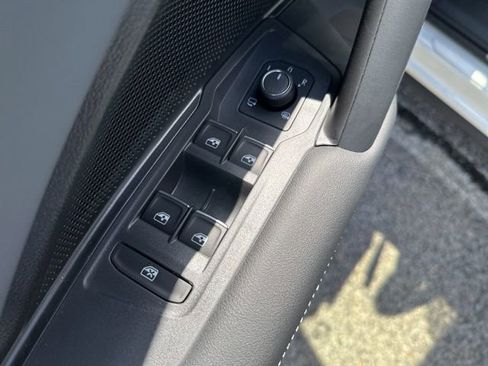 New 2026 Volkswagen Tiguan SEL R-Line AWD/4WD image 15