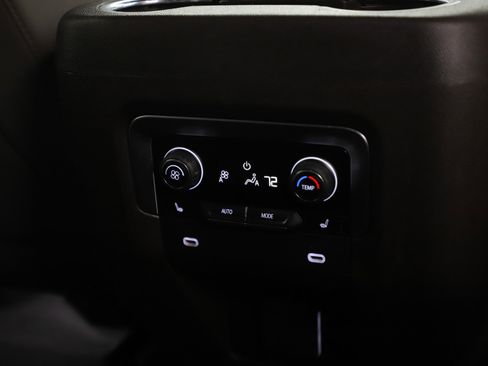 Used 2021 Chevrolet Tahoe Z71 w/ Z71 Off-Road Package image 17