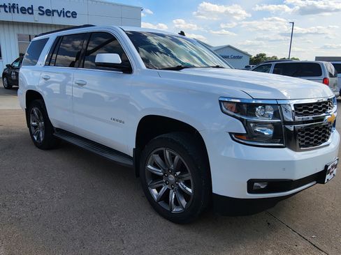 Used 2015 Chevrolet Tahoe LT w/ Luxury Package AWD/4WD image 3