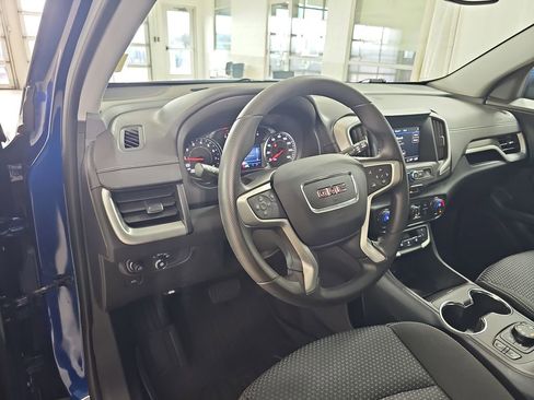 Used 2022 GMC Terrain SLE w/ Driver Convenience Package image 19