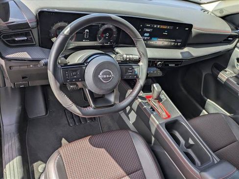 Used 2025 Nissan Kicks SR FWD image 10