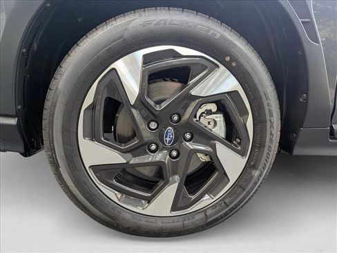 Used 2025 Subaru Crosstrek 2.5i Limited AWD/4WD image 10