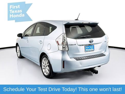 Used 2014 Toyota Prius V Five image 5