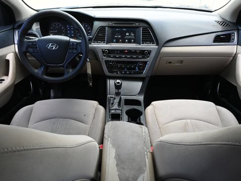 Used 2017 Hyundai Sonata SE w/ Winter Weather Package FWD image 7