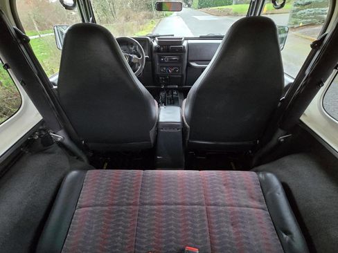 Used 2000 Jeep Wrangler Sport AWD/4WD image 28
