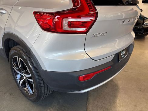 Used 2025 Volvo XC40 B5 Core image 19