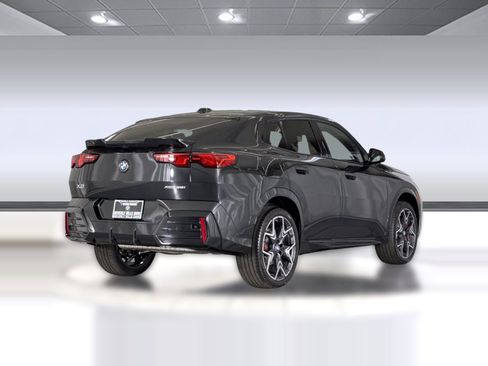 New 2026 BMW X2 xDrive28i w/ Technology Package AWD/4WD image 9