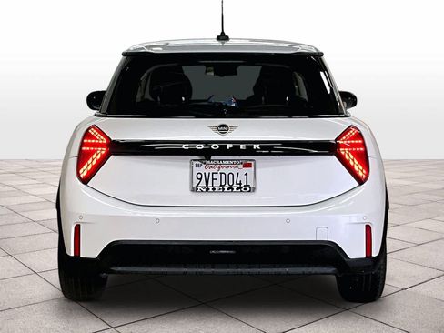 Certified 2025 MINI Cooper 2-Door Hardtop image 7