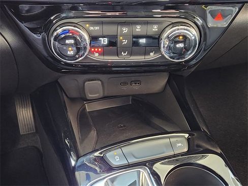 New 2026 Chevrolet Trax ACTIV w/ Sunroof Package image 16