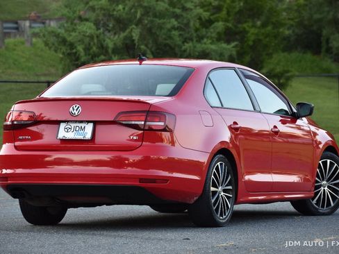 Used 2017 Volkswagen Jetta Sport FWD image 5