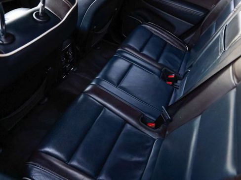 Used 2017 Jeep Grand Cherokee Overland w/ Jeep Active Safety Group image 13